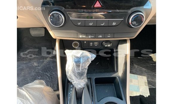 Buy Import Hyundai Tucson White Car in Import - Dubai in Central Buy Import Hyundai Tucson White Car in Import - Dubai in Central