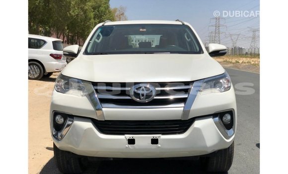 Buy Import Toyota Fortuner White Car in Import - Dubai in Central Buy Import Toyota Fortuner White Car in Import - Dubai in Central