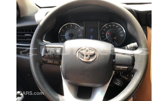 Buy Import Toyota Fortuner White Car in Import - Dubai in Central Buy Import Toyota Fortuner White Car in Import - Dubai in Central