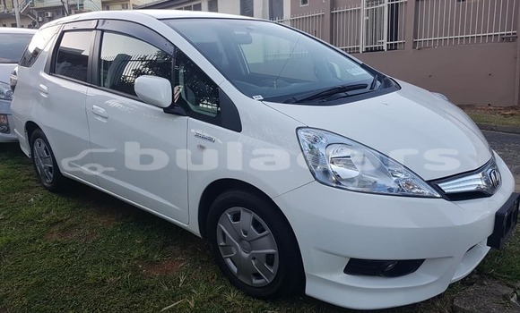 Acheter Occasion Voiture Honda Fit Shuttle Blanc à Nadi, Western Acheter Occasion Voiture Honda Fit Shuttle Blanc à Nadi, Western