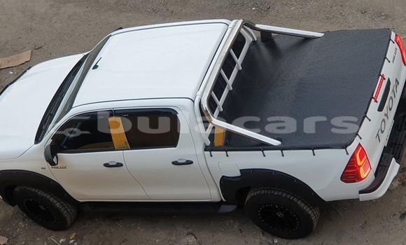 Buy Used Toyota Hilux White Car in Suva in Central Buy Used Toyota Hilux White Car in Suva in Central