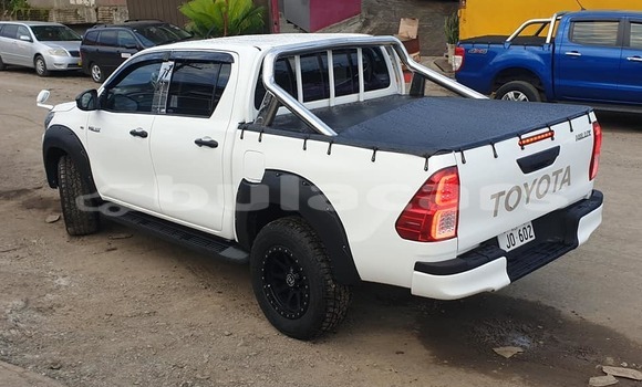 Buy Used Toyota Hilux White Car in Suva in Central Buy Used Toyota Hilux White Car in Suva in Central