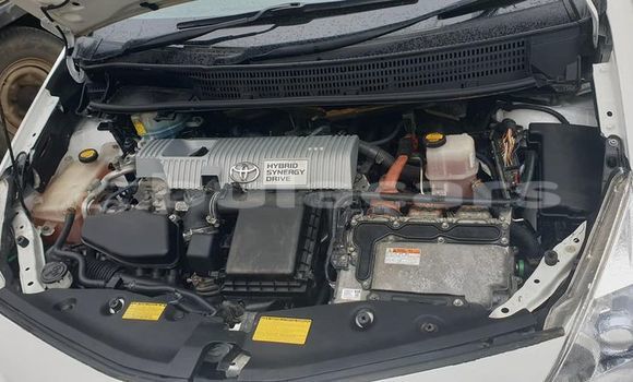 Buy Used Toyota Alphard White Car in Suva in Central Buy Used Toyota Alphard White Car in Suva in Central