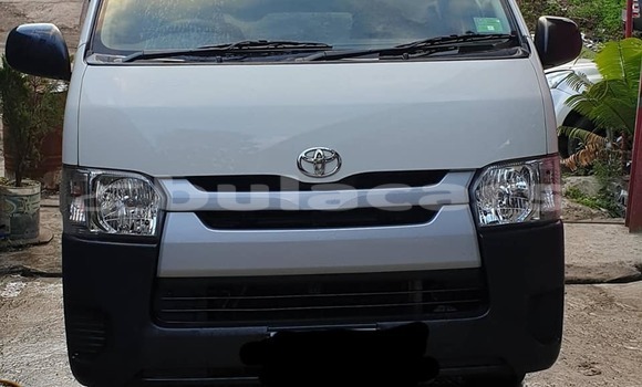 Buy Used Toyota Hiace White Car in Suva in Central Buy Used Toyota Hiace White Car in Suva in Central
