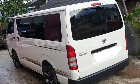 Buy Used Toyota Hiace White Car in Suva in Central Buy Used Toyota Hiace White Car in Suva in Central