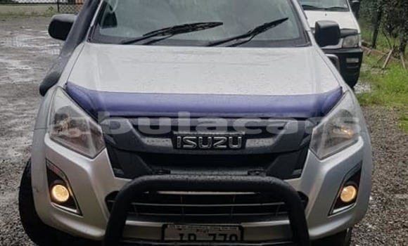 Buy Used Isuzu D–MAX Silver Car in Suva in Central