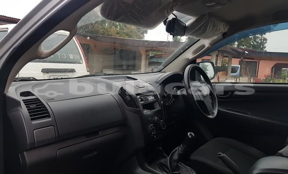 Buy Used Isuzu D–MAX Silver Car in Suva in Central Buy Used Isuzu D–MAX Silver Car in Suva in Central