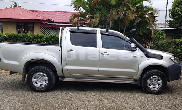 Buy Used Toyota Hilux Silver Car in Suva in Central Buy Used Toyota Hilux Silver Car in Suva in Central