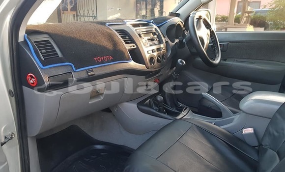 Buy Used Toyota Hilux Silver Car in Suva in Central Buy Used Toyota Hilux Silver Car in Suva in Central