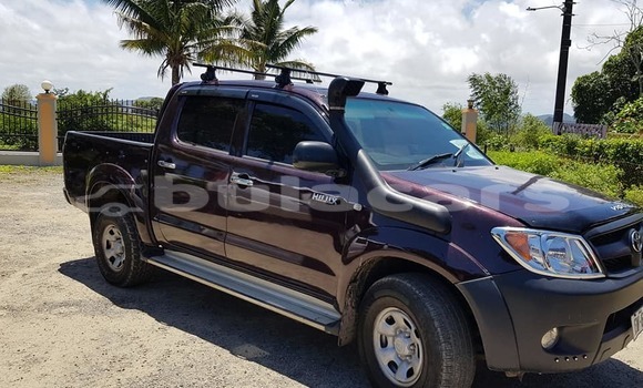 Buy Used Toyota Hilux Brown Car in Suva in Central Buy Used Toyota Hilux Brown Car in Suva in Central