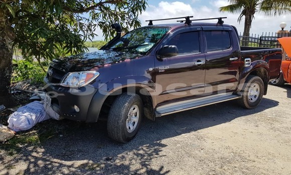 Buy Used Toyota Hilux Brown Car in Suva in Central Buy Used Toyota Hilux Brown Car in Suva in Central