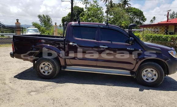 Buy Used Toyota Hilux Brown Car in Suva in Central Buy Used Toyota Hilux Brown Car in Suva in Central
