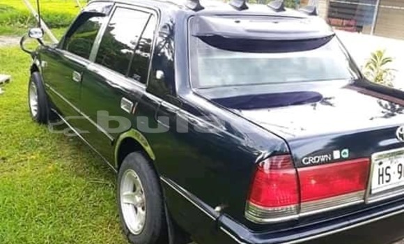 Acheter Occasion Voiture Toyota Crown Noir à Suva, Central Acheter Occasion Voiture Toyota Crown Noir à Suva, Central