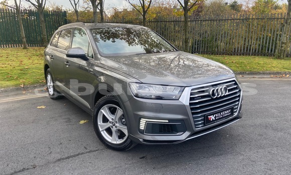 Buy Used Audi Q7 Grey Car in Suva in Central