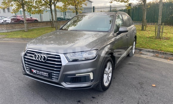 Acheter Occasion Voiture Audi Q7 Gris à Suva, Central Acheter Occasion Voiture Audi Q7 Gris à Suva, Central