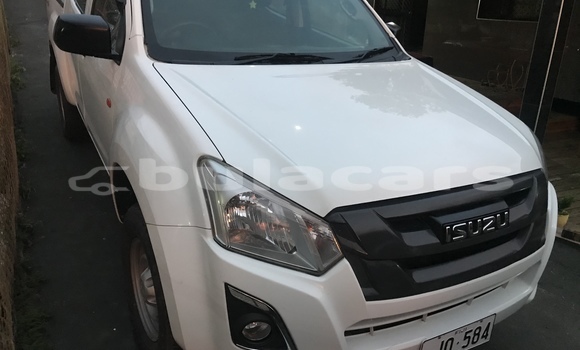 Acheter Occasion Voiture Isuzu D–MAX Blanc à Suva, Central Acheter Occasion Voiture Isuzu D–MAX Blanc à Suva, Central