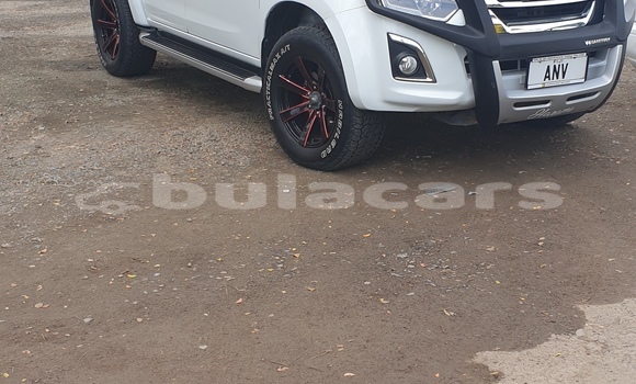 Acheter Occasion Voiture Isuzu D–MAX Blanc à Suva, Central Acheter Occasion Voiture Isuzu D–MAX Blanc à Suva, Central