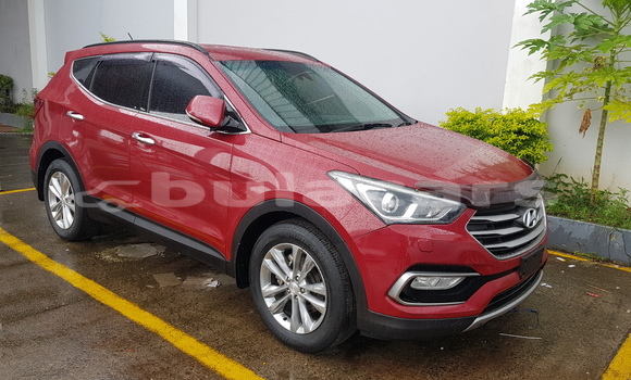 Buy Used Hyundai Santa Fe Red Car in Pacific Harbour in Central