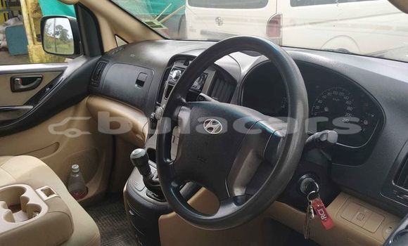 Acheter Occasion Voiture Hyundai H1 Blanc à Ba, Western Acheter Occasion Voiture Hyundai H1 Blanc à Ba, Western