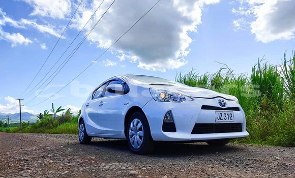Buy Used Toyota Aqua White Car in Ba in Western Buy Used Toyota Aqua White Car in Ba in Western