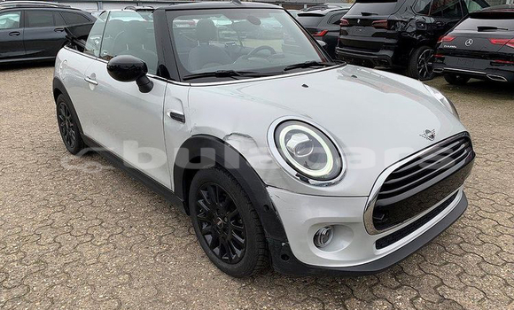 Buy Used MINI Cooper White Car in Pacific Harbour in Central Buy Used MINI Cooper White Car in Pacific Harbour in Central