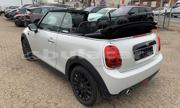 Buy Used MINI Cooper White Car in Pacific Harbour in Central Buy Used MINI Cooper White Car in Pacific Harbour in Central