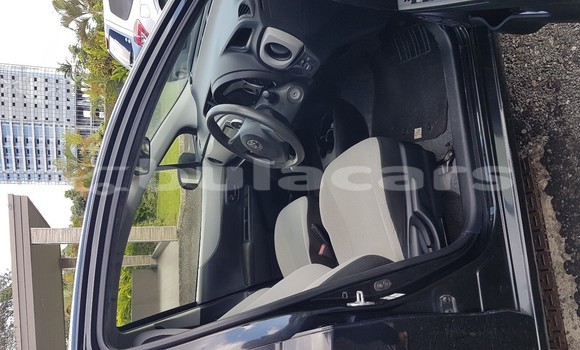 Acheter Occasion Voiture Toyota Vitz Noir à Suva, Central Acheter Occasion Voiture Toyota Vitz Noir à Suva, Central