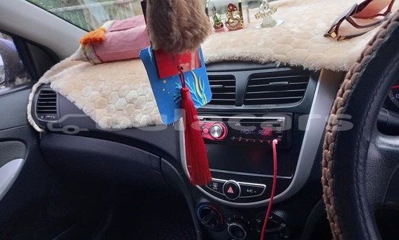 Acheter Occasion Voiture Hyundai Accent Bleu à Suva, Central Acheter Occasion Voiture Hyundai Accent Bleu à Suva, Central