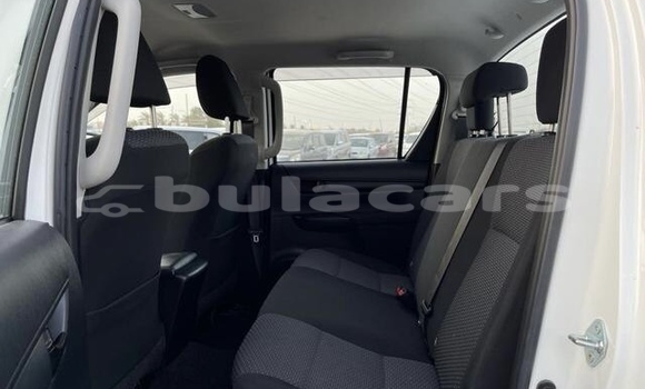 Buy Used Toyota Hiluxe Revo White Car in Naroi in Eastern Buy Used Toyota Hiluxe Revo White Car in Naroi in Eastern
