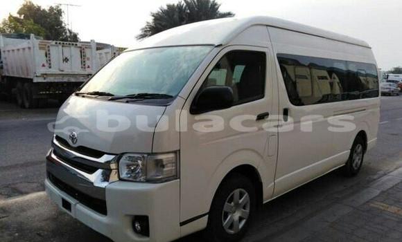 Buy Used Toyota Hiace White Car in Namosi in Central Buy Used Toyota Hiace White Car in Namosi in Central