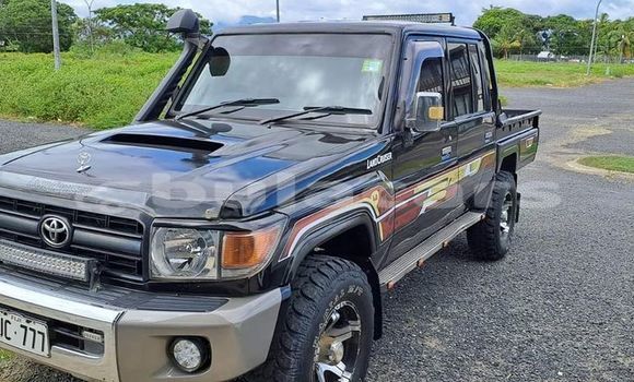Buy Used Toyota FJ Cruiser Black Car in Suva in Central