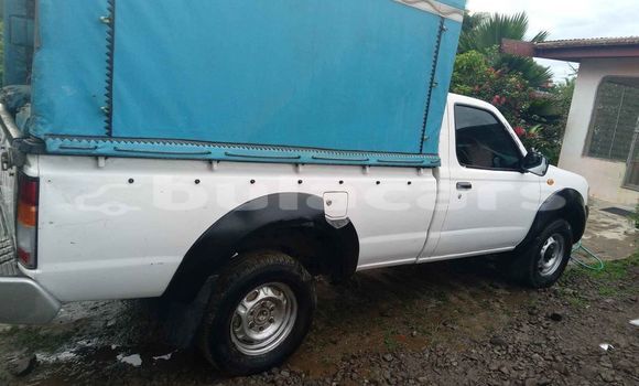 Buy Used Nissan Navara White Car in Suva in Central Buy Used Nissan Navara White Car in Suva in Central
