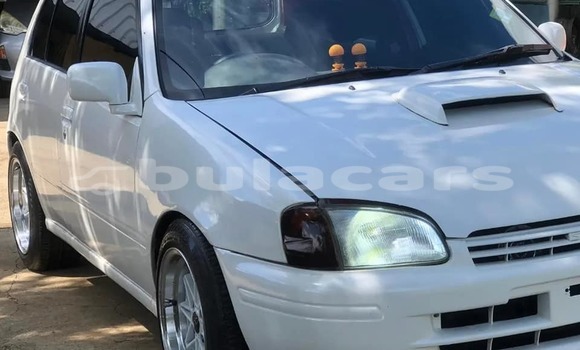 Acheter Occasion Voiture Toyota Starlet Blanc à Suva, Central Acheter Occasion Voiture Toyota Starlet Blanc à Suva, Central