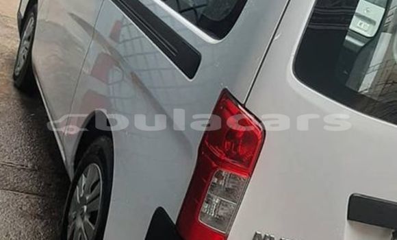 Buy Used Nissan Caravan White Car in Suva in Central Buy Used Nissan Caravan White Car in Suva in Central