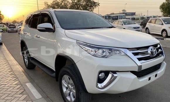 Buy Used Toyota Fortuner White Car in Nasoki in Eastern Buy Used Toyota Fortuner White Car in Nasoki in Eastern