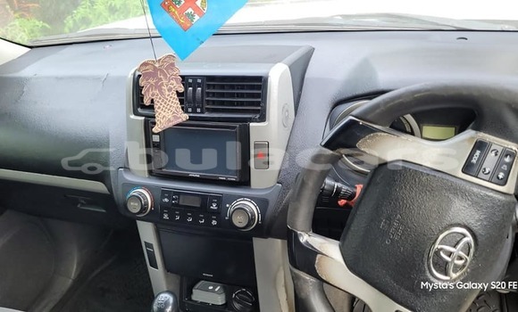Buy Used Toyota Land Cruiser White Car in Suva in Central Buy Used Toyota Land Cruiser White Car in Suva in Central