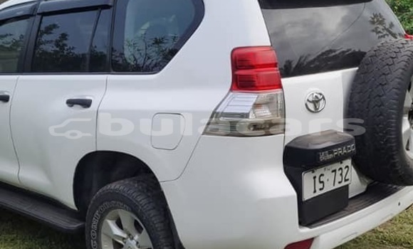 Buy Used Toyota Land Cruiser White Car in Suva in Central Buy Used Toyota Land Cruiser White Car in Suva in Central