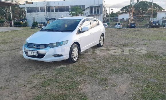 Buy Used Honda Insight White Car in Suva in Central