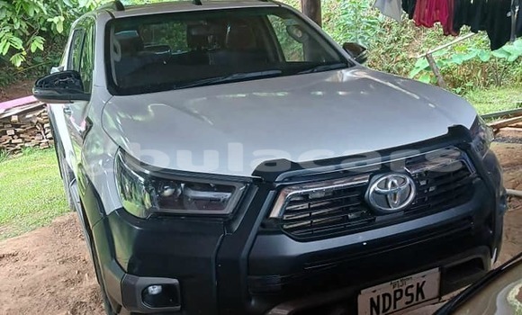 Buy Used Toyota Hilux White Car in Suva in Central Buy Used Toyota Hilux White Car in Suva in Central
