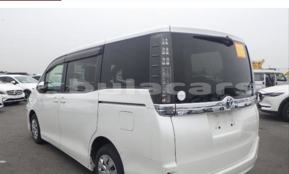 Buy Used Toyota Voxy White Car in Suva in Central Buy Used Toyota Voxy White Car in Suva in Central