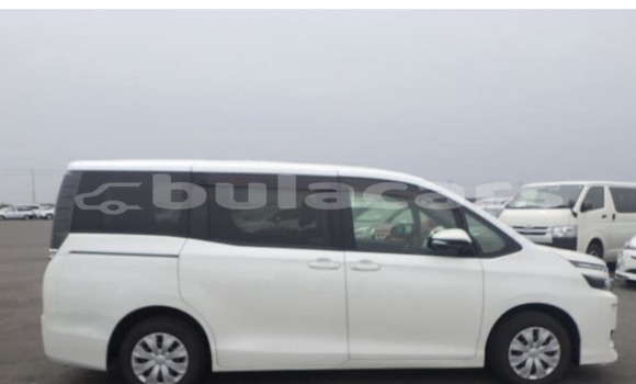 Buy Used Toyota Voxy White Car in Suva in Central Buy Used Toyota Voxy White Car in Suva in Central