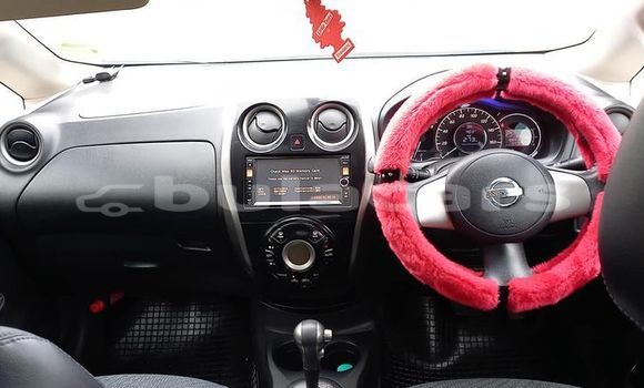 Acheter Occasion Voiture Nissan Wingroad Rouge à Suva, Central Acheter Occasion Voiture Nissan Wingroad Rouge à Suva, Central