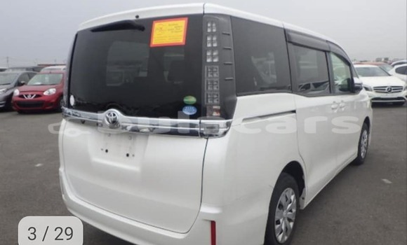 Buy Used Toyota Voxy White Car in Suva in Central Buy Used Toyota Voxy White Car in Suva in Central