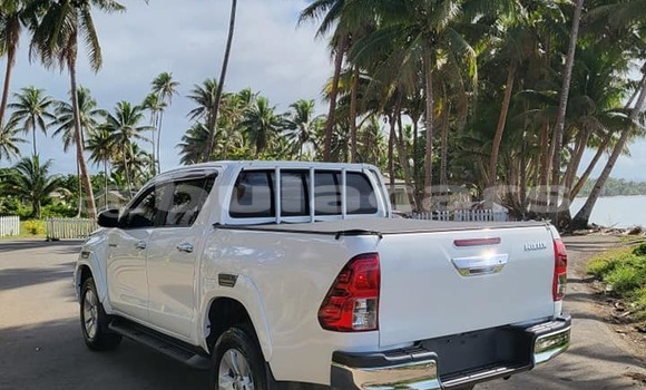 Buy Used Toyota Hiace White Car in Suva in Central