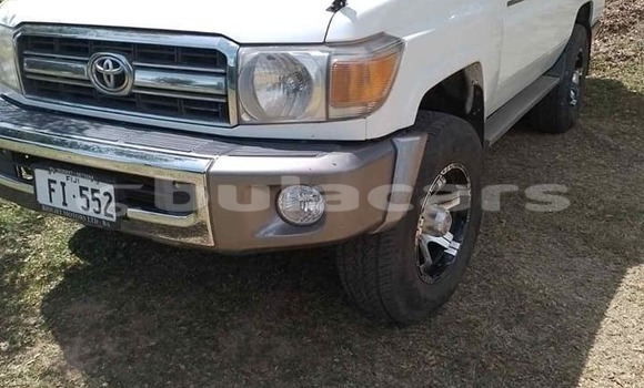 Buy Used Toyota Land Cruiser White Car in Suva in Central Buy Used Toyota Land Cruiser White Car in Suva in Central
