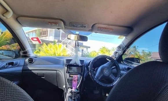 Acheter Occasion Voiture Toyota Vitz Noir à Suva, Central Acheter Occasion Voiture Toyota Vitz Noir à Suva, Central