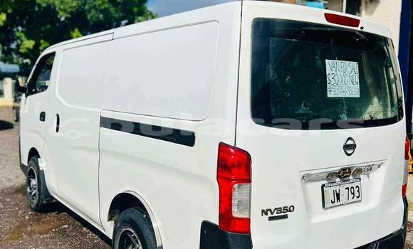 Acheter Occasion Voiture Nissan Navara Blanc à Suva, Central