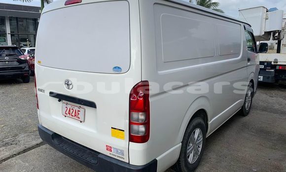 Buy Used Toyota Hiace White Car in Suva in Central Buy Used Toyota Hiace White Car in Suva in Central