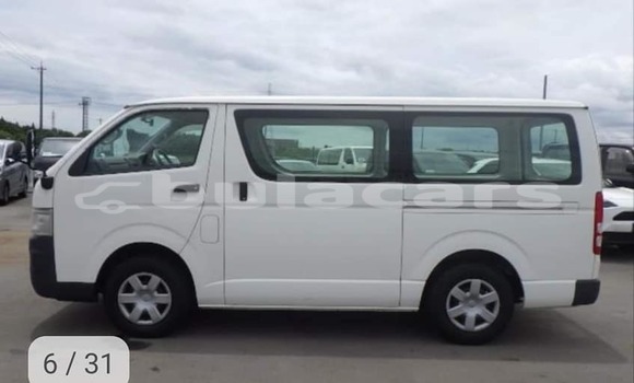 Buy Used Toyota Hiace White Car in Nadi in Western Buy Used Toyota Hiace White Car in Nadi in Western
