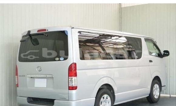 Buy Used Toyota Hiace White Car in Nadi in Western Buy Used Toyota Hiace White Car in Nadi in Western
